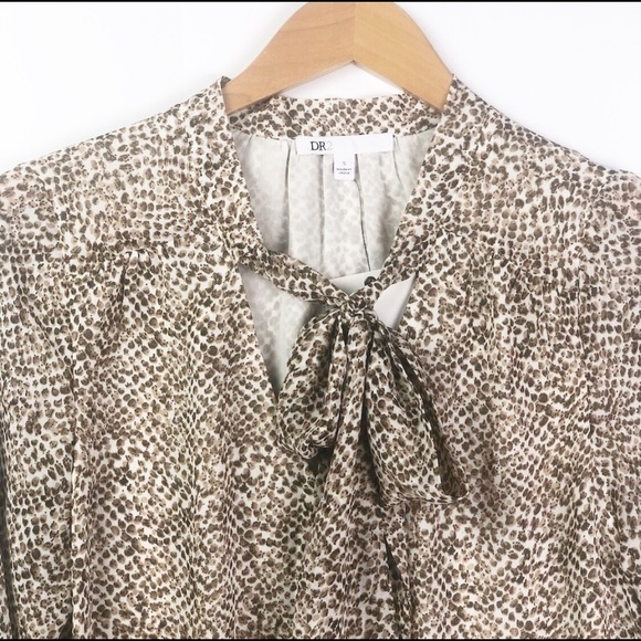DR 2 Animal Print Pussy Bow Blouse - Picture 3 of 8